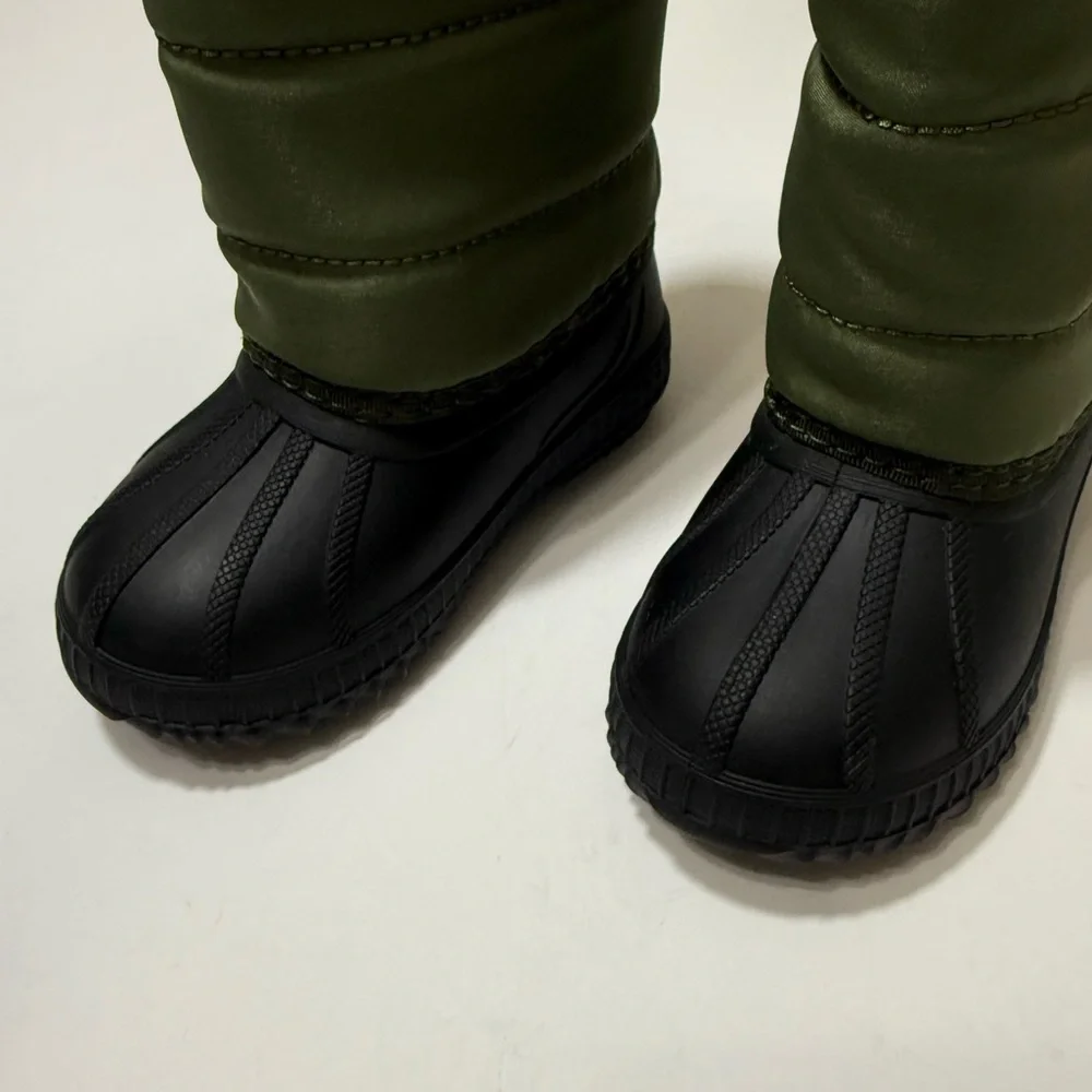 Old Navy Kids Winter Boots Sherpa Lined in Olive Green - Size 7 *NWT*